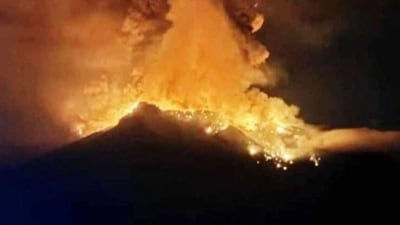Indonesian authorities issued a tsunami alert on Wednesday following eruptions at Ruang Mountain, sending ash thousands of feet high. Officials ordered more than 11,000 people to evacuate the area. (AFP) Indonesian authorities issued a tsunami alert on Wednesday following eruptions at Ruang Mountain, sending ash thousands of feet high. Officials ordered more than 11,000 people to evacuate the area. (AFP)
