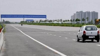 Yamuna Expressway group housing scheme is back and it now brings 6 plots. (HT_PRINT) Yamuna Expressway group housing scheme is back and it now brings 6 plots. (HT_PRINT)