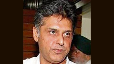 Tewari kick-started his campaign from the densely populated Vikas Nagar in Mauli Jagran, where he addressed a gathering, before moving on to Maloya. (HT File Photo)