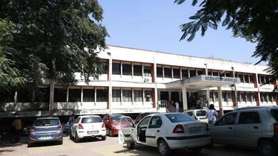 The Pune RTO mainly requires numbers in the series of five, seven and nine digits including one. According to the RTO, a four-wheeler owner paid around ₹12 lakh last year to get the number 1 for his car. (HT FILE) The Pune RTO mainly requires numbers in the series of five, seven and nine digits including one. According to the RTO, a four-wheeler owner paid around ₹12 lakh last year to get the number 1 for his car. (HT FILE)