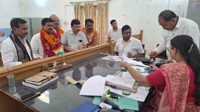Union MoS and BJP candidate from Kheri Ajay Kumar Mishra Teni submitting his nomination papers at Lakhimpur Kheri collectorate on April 18. (HT photo)