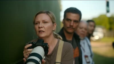Kirsten Dunst and Wagner Moura in Civil War.