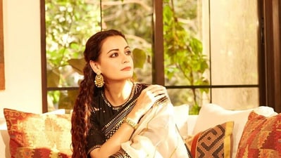 Dia Mirza's home is located in Mumbai's Pali Hill. Dia Mirza's home is located in Mumbai's Pali Hill.