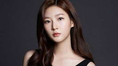 South Korean actor Kim Sae Ron formally apologized after violating the Road Traffic Act. South Korean actor Kim Sae Ron formally apologized after violating the Road Traffic Act.