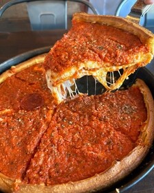 Chicago's deep dish pizza (Instagram) Chicago's deep dish pizza (Instagram)