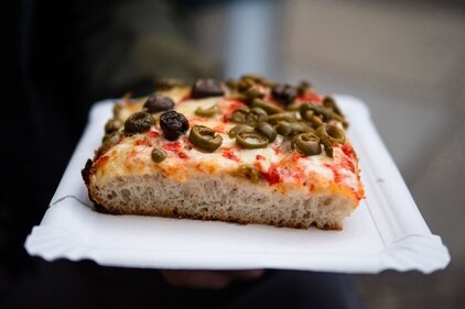 Detroit pan pizza (Instagram) Detroit pan pizza (Instagram)