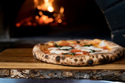Neopolitan pizza (Unsplash) Neopolitan pizza (Unsplash)