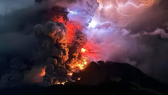 Indonesia's Mountain Ruang erupted multiple times, triggering tsunami warning (AFP) (AFP)