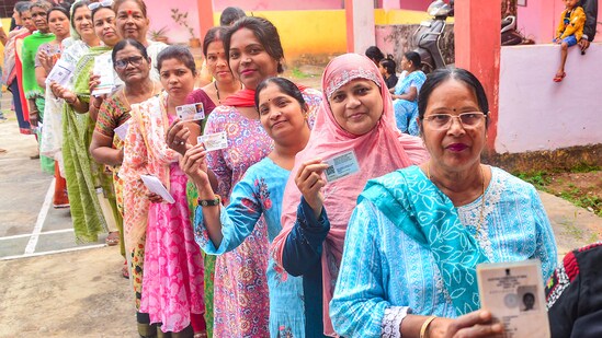 Passbooks with photograph issued by Bank/Post Office: Passbooks with photographs issued by banks or post offices are accepted as valid identification documents for voting purposes.&nbsp;(PTI (Representative Photo))