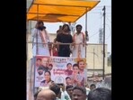 The video of a Shah Rukh Khan lookalike campaigning for the Congress in Solapur went viral.