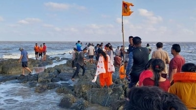 Vadhavan in Dahanu has been selected for the Greenfield Port because of its unique natural features Vadhavan in Dahanu has been selected for the Greenfield Port because of its unique natural features