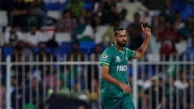 Pakistan's Imad Wasim celebrates a wicket. (AP) Pakistan's Imad Wasim celebrates a wicket. (AP)