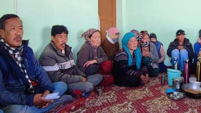 Residents during a meeting with poll officials in Tashigang, Himachal Pradesh. (HT Photo) Residents during a meeting with poll officials in Tashigang, Himachal Pradesh. (HT Photo)
