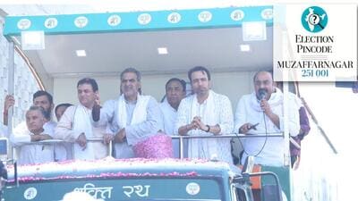 Union minister of state Sanjeev Balyan (centre) and RLD chief Jayant Chaudhary(on his left) in Muzaffarnagar on April 9. (X)