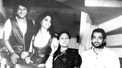 Tere Mere Sapne was produced by Amitabh Bachchan's production company and directed by Joy Augustine. The film had an ensemble cast of newcomer actors consisting of Arshad Warsi, Chandrachur Singh, Priya Gill and Simran. Arshad and others pose with Jaya Bachchan in this undated picture. Tere Mere Sapne was produced by Amitabh Bachchan's production company and directed by Joy Augustine. The film had an ensemble cast of newcomer actors consisting of Arshad Warsi, Chandrachur Singh, Priya Gill and Simran. Arshad and others pose with Jaya Bachchan in this undated picture.