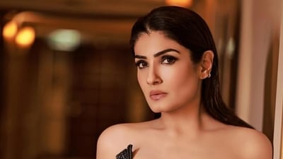 The actor dazzles in a strapless navy gown with sequined embellishments from Shantnu & Nikhil. She elevates the look with glossy lips and soft, smoky eyes for that extra oomph.