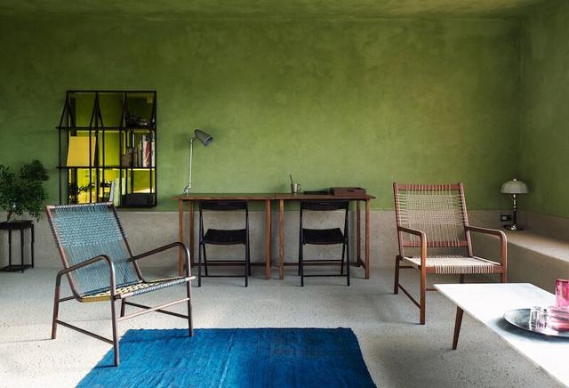 The hotel library. (Bijoy Jain / Lantern Onomichi Garden)