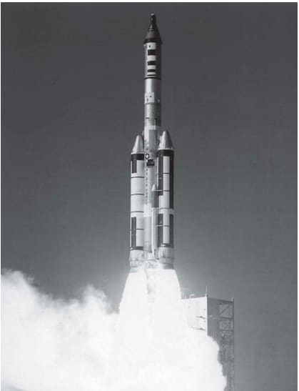 The MOL test flight carried out in 1966. (Courtesy US Air Force) The MOL test flight carried out in 1966. (Courtesy US Air Force)