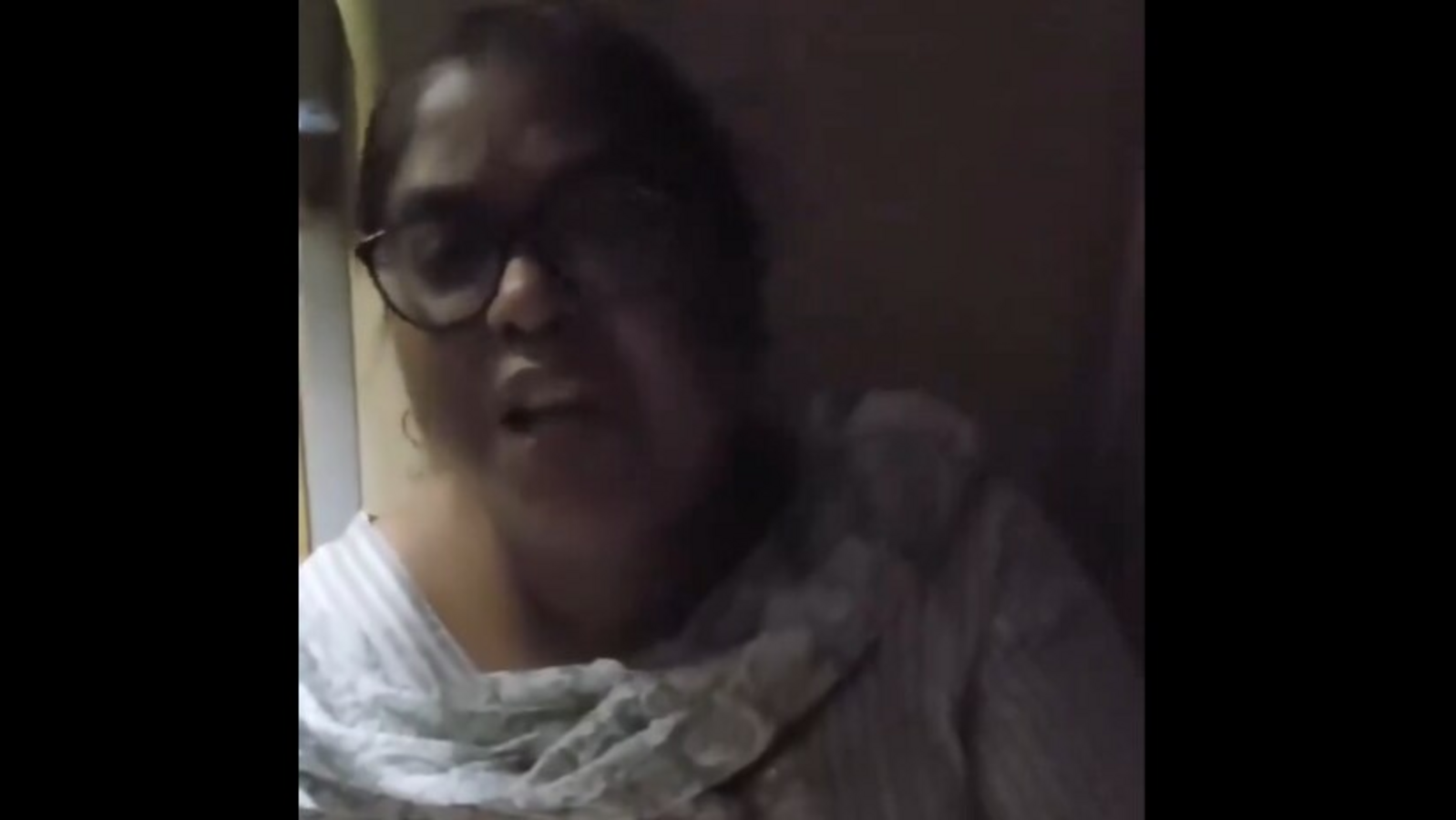 Ticketless woman occupies reserved seat on train, refuses to give it up: 'I am from railways' | Trending - Vimarsana News