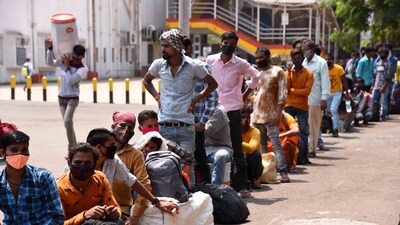 Some North Indian migrants are upset with both the central and the UP government for failing to keep their much-touted promise of providing them jobs under the Atmanirbhar scheme after Covid had hit them hard (Photo by Bachchan Kumar/ HT PHOTO)