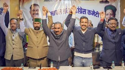 Himachal CM Sukhvinder Singh Sukhu flanked by Congress candidates from Shimla and Mandi, Vinod Sultanpuri and Vikramaditya Singh, during a meeting in Shimla. (PTI) Himachal CM Sukhvinder Singh Sukhu flanked by Congress candidates from Shimla and Mandi, Vinod Sultanpuri and Vikramaditya Singh, during a meeting in Shimla. (PTI)