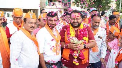 Hemang Joshi, BJP's Vadodara Lok Sabha seat candidate (Image courtesy: X/drhrmangjoshi) Hemang Joshi, BJP's Vadodara Lok Sabha seat candidate (Image courtesy: X/drhrmangjoshi)