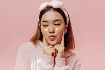 Discover the crossover of two beauty worlds as we unveil how Korean skincare rituals can transform Indian skin. (Freepik) Discover the crossover of two beauty worlds as we unveil how Korean skincare rituals can transform Indian skin. (Freepik)