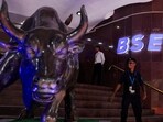 TCS, Infosys, SBI, ITC, HUL, and ICICI Bank dropped as much as  <span class='webrupee'>₹</span>1.4 lakh crore in market capitalisation last week.