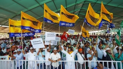 Supporters of the I.N.D.I.A alliance wave flags of the Aam Aadmi Party during the ‘Ulgulan Nyaya Maha Rally’, in Ranchi, Jharkhand. (ANI) Supporters of the I.N.D.I.A alliance wave flags of the Aam Aadmi Party during the ‘Ulgulan Nyaya Maha Rally’, in Ranchi, Jharkhand. (ANI)