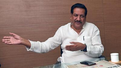 Chavan criticised the Modi government for not acting on black money evidence and promised to take action after coming to power. (HT PHOTO)