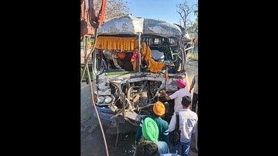 Farmers on Sunday protested against BJP candidate Dinesh Babbu in Batala and party leader Arvind Khanna in Barnala as the saffron party leaders continued to face their wrath over their “unmet” demands. (HT Photo)