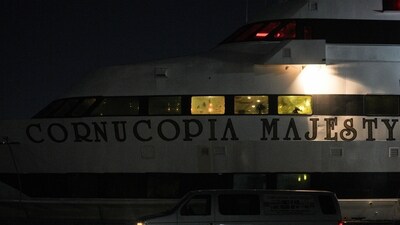 A view of the party boat where media sources say police responded to reports of multiple people stabbed during a fight, at a Brooklyn Army Terminal pier in New York City, U.S. April 20, 2024.  REUTERS/Jeenah Moon (REUTERS)