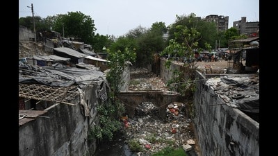 The Chowk Nala area, which lies behind the famous Bada Imambara, is covered in plastics (Deepak Gupta/Hindutan Times) The Chowk Nala area, which lies behind the famous Bada Imambara, is covered in plastics (Deepak Gupta/Hindutan Times)