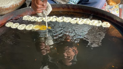 The Sardar Jalebi shop in old Gurugram has been selling jalebis for more than 70 years. (HT Photo) The Sardar Jalebi shop in old Gurugram has been selling jalebis for more than 70 years. (HT Photo)