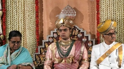 Yaduveer Krishnadatta Chamaraja Wadiyar, a prominent member of the Mysuru royal family, has stepped into the political fray for the first time since the defeat of Srikantadatta Narasimharaja Wadiyar, a seasoned four-time MP, in 2004. (File photo) Yaduveer Krishnadatta Chamaraja Wadiyar, a prominent member of the Mysuru royal family, has stepped into the political fray for the first time since the defeat of Srikantadatta Narasimharaja Wadiyar, a seasoned four-time MP, in 2004. (File photo)