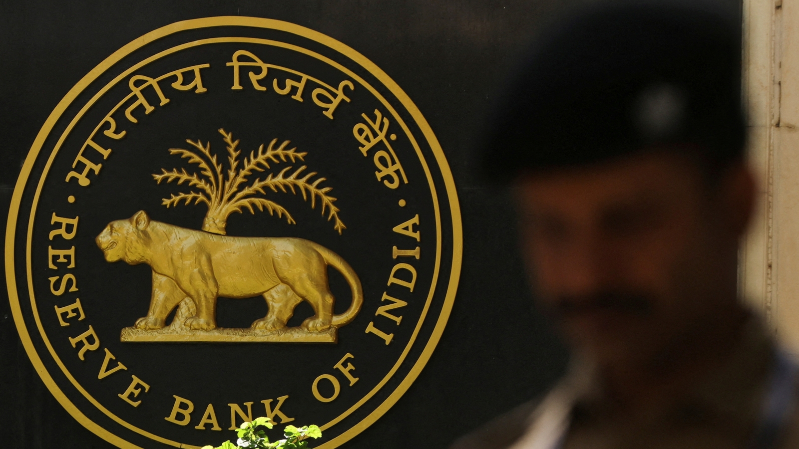 With eye on Lok Sabha elections 2024, RBI orders payment companies to report suspicious transactions - Vimarsana News