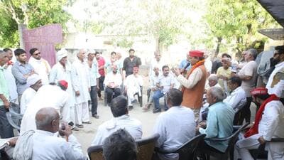 At Sikandrabad’s Nayagao village panchayat Akhil Bharatiya Gurjar Mahasabha gave its support to Mahendra Nagar on Monday. (HT Photo)