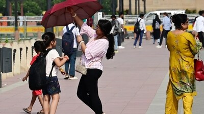 Parts of Bihar, Madhya Pradesh, Tamil Nadu, Puducherry and Uttar Pradesh recorded maximum temperatures between 40 and 42 degrees Celsius. (HT Photo/Vipin Kumar) Parts of Bihar, Madhya Pradesh, Tamil Nadu, Puducherry and Uttar Pradesh recorded maximum temperatures between 40 and 42 degrees Celsius. (HT Photo/Vipin Kumar)