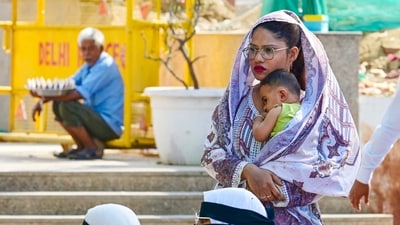 According to the India Meteorological Department (IMD), maximum temperatures hovered between 42 and 45 degrees Celsius in parts of Odisha and Rayalaseema, Gangetic West Bengal, Jharkhand, Vidarbha, Chhattisgarh, Madhya Pradesh, Telangana and Andhra Pradesh. (HT Photo/Vipin Kumar) According to the India Meteorological Department (IMD), maximum temperatures hovered between 42 and 45 degrees Celsius in parts of Odisha and Rayalaseema, Gangetic West Bengal, Jharkhand, Vidarbha, Chhattisgarh, Madhya Pradesh, Telangana and Andhra Pradesh. (HT Photo/Vipin Kumar)