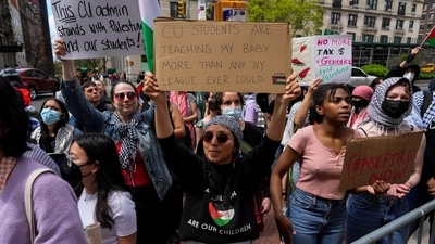 Demonstrators gather outside of Columbia University to demand a ceasefire and the end of Israeli attacks on Gaza, during the ongoing conflict between Israel and the Palestinian Islamist group Hamas, during a protest in New York, U.S., April 20, 2024. REUTERS/Adam Gray (REUTERS)