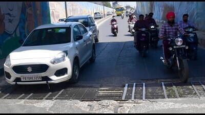 In recent times, there have been reports of tires being damaged due to the exposed iron grills. (Manish/HT) In recent times, there have been reports of tires being damaged due to the exposed iron grills. (Manish/HT)