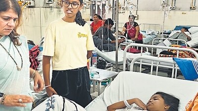 Mumbai, India - April 20, 2024: Janhavi Kanojia , one of the victims of Mahalaxmi accident admitted at Nair Hospital, Bombay Central, in Mumbai, India, on Saturday, April 20, 2024. (Photo by Anshuman Poyrekar/ Hindustan Times) (Hindustan Times) Mumbai, India - April 20, 2024: Janhavi Kanojia , one of the victims of Mahalaxmi accident admitted at Nair Hospital, Bombay Central, in Mumbai, India, on Saturday, April 20, 2024. (Photo by Anshuman Poyrekar/ Hindustan Times) (Hindustan Times)