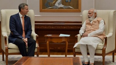 Nunzio Quacquarelli with PM Narendra Modi (Image: LinkedIn) Nunzio Quacquarelli with PM Narendra Modi (Image: LinkedIn)