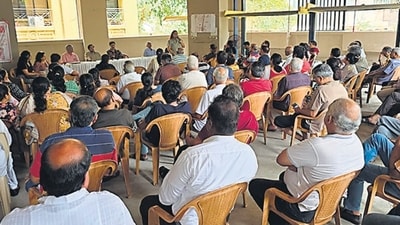 The Santacruz East Residents Association (SERA) held a crucial meeting on Sunday to deliberate on the proposed design and implications of the elevated bridge west-east connector project, recently tendered by the BMC The Santacruz East Residents Association (SERA) held a crucial meeting on Sunday to deliberate on the proposed design and implications of the elevated bridge west-east connector project, recently tendered by the BMC