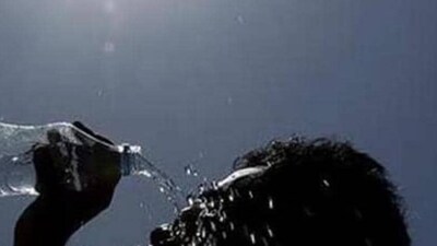 IMD issued a red alert in West Bengal for the ongoing heatwave (Bidesh Manna/HT Photo)