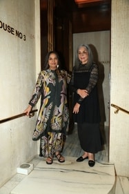 Leading ladies Shabana and Zeenat pose together at the wrap party Leading ladies Shabana and Zeenat pose together at the wrap party