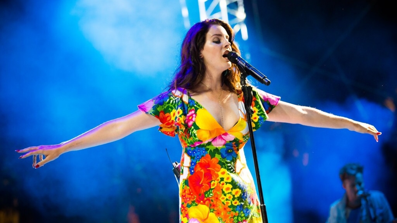 Lana Del Rey breaks major Coachella set rule, costs music festival $28,000 fine
