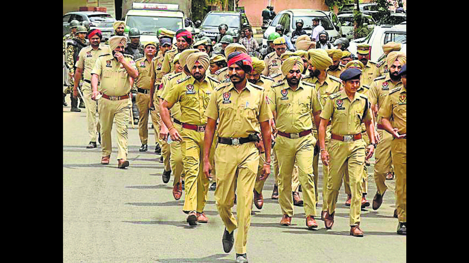 Ludhiana police holds flag march ahead of Lok Sabha polls - Hindustan Times