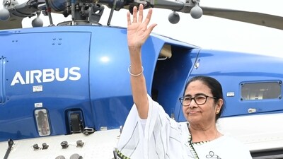 Chief minister of West Bengal, Mamata Banerjee waves towards TMC supporters during a campaign rally. (HT file photo) Chief minister of West Bengal, Mamata Banerjee waves towards TMC supporters during a campaign rally. (HT file photo)