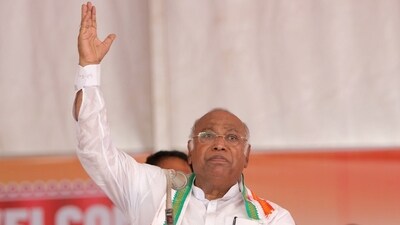 Congress President Mallikarjun Kharge during a public meeting in Wayanad, Kerala. (ANI) Congress President Mallikarjun Kharge during a public meeting in Wayanad, Kerala. (ANI)